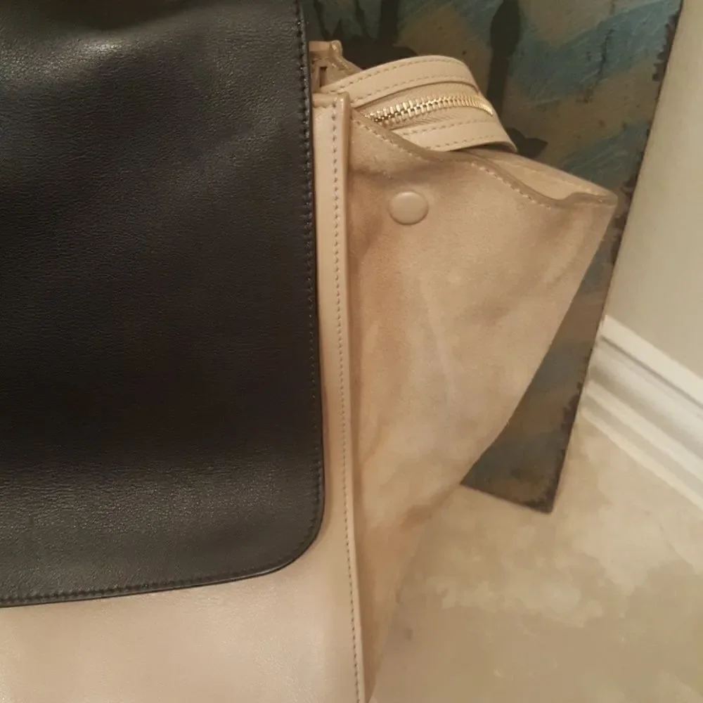 ‎CELINE Trapeze Leather Black Taupe Handbag - Large